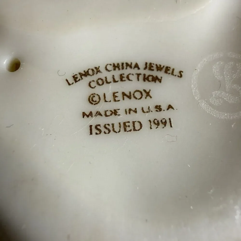 Lenox 1991 China Crown Jewels Cat Figurine Ivory Kitten Playing With Ball Estate